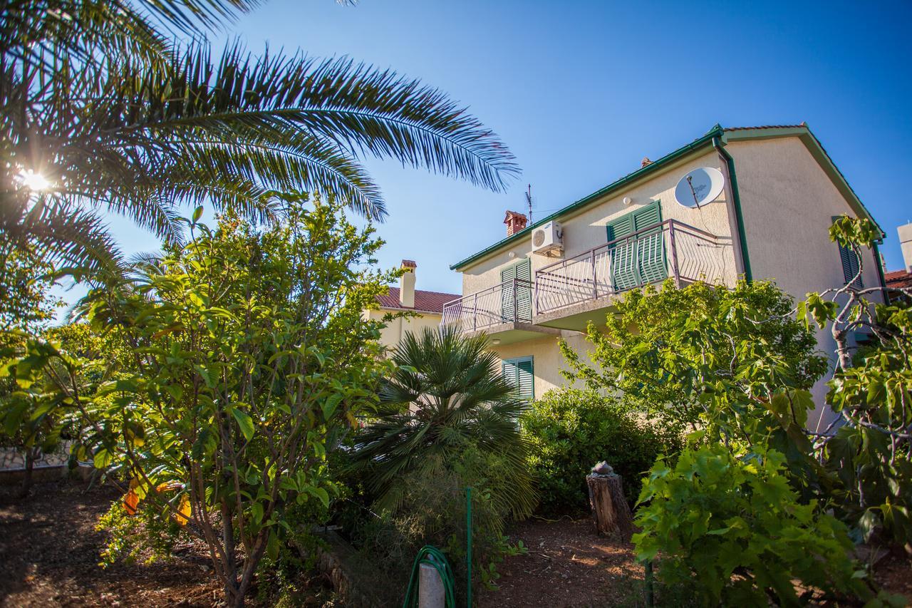 Villa Vosilla Apartments Cres Bagian luar foto